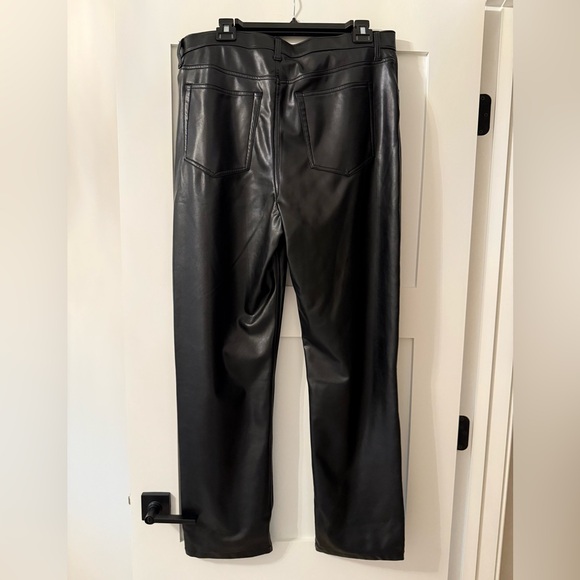Abercrombie & Fitch 90s Straight Ultra High Rise Faux Leather Pants Size 33/16L - Picture 2 of 7